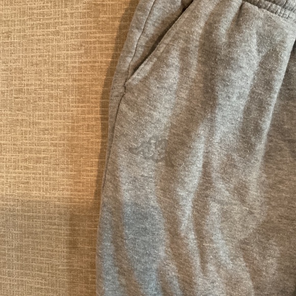 CLOTHING $5 - Picture 6 of 6